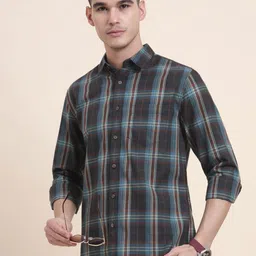 Greenfibre Men Checked Spread Collar Cotton Casual Shirt image 5