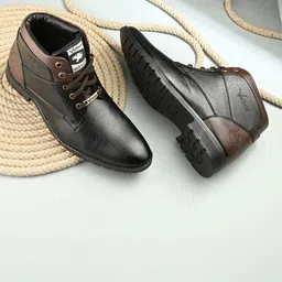 Vellinto Frontier Men Textured Mid-Ankle Block Heeled Biker Boots-image-58