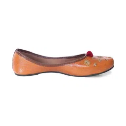 SZN Women Embellished Ethnic Mojaris with Embroidered Flats image 3