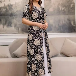 PURSHOTTAM WALA Women Asymmetric Anarkali Kurta image 4