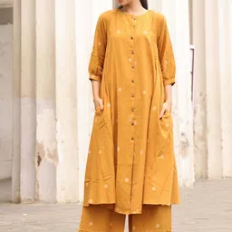 DIVASTRI Geometric Printed Round Neck A-Line Kurta With Palazzos-image-3