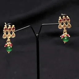 festivjewelleryze Gold Plated Stones Studded & Beaded Jewellery Set image 4