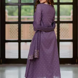 Arayna Floral Printed Notch Neck Pure Cotton Anarkali Kurta With Trousers & Dupatta image 3