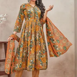 BLACK PATTI Women Self Design Viscose Rayon Kurta Sets With Dupatta-picture-28