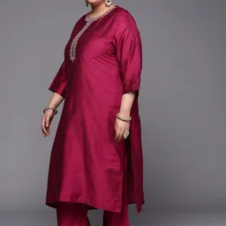 Sztori Plus Size Floral Embroidered Straight Kurta & Trousers With Dupatta image 5