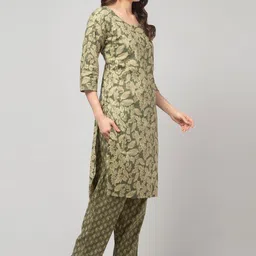 ERUDITE CLUB Women Floral Printed Regular Pure Cotton Kurta with Trousers image 3