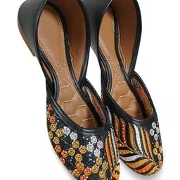 SZN Women Mojaris Flats image 3