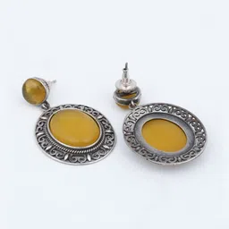 Anvik Oval Drop Earrings image 4