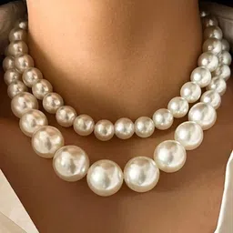 DressBerry Beaded & Layered Necklace image 1