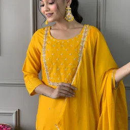 VASTRAHUT Women Ethnic Motifs Embroidered Kurta with Trousers & Dupatta image 5