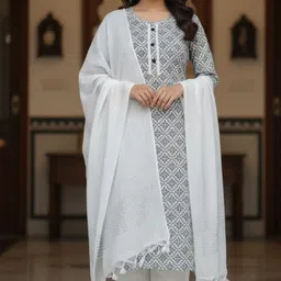 Women Cotton Blend Kurta Pant Dupatta Set-image-14