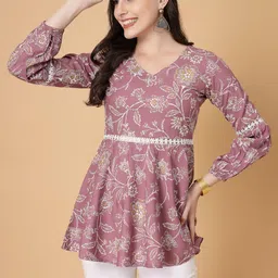 Casual Regular Sleeves Printed Women Maroon Top-image-3