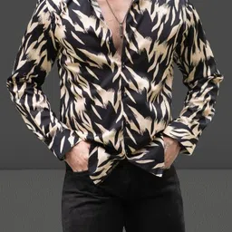 marmic fab Men Slim Fit Printed Curved Collar Casual Shirt image 3