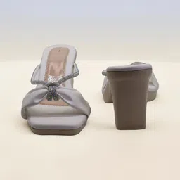 flowers life Women Heels Sandal image 3