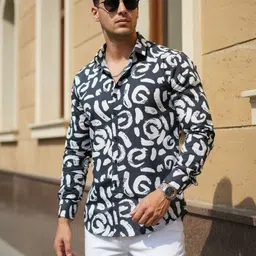 surhi Men Regular Fit Printed Spread Collar Casual Shirt image 4