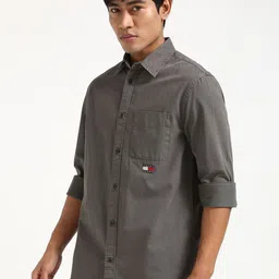 Tommy Hilfiger Men Spread Collar Solid Cotton Casual Shirt image 2