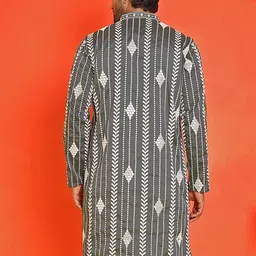Jompers Men Geometric Embroidered Mirror Work Kurta image 2