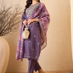 Royal Export Women Ethnic Motifs Embroidered Kurta with Trousers & Dupatta image 5