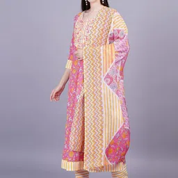 OH MI DIOS Floral Printed Empire Pure Cotton Anarkali Kurta With Trouser & Dupatta image 4