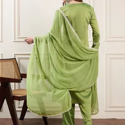 House of Pataudi Floral Embroidered Notch-Neck Straight Kurta With Trousers And Dupatta image 3