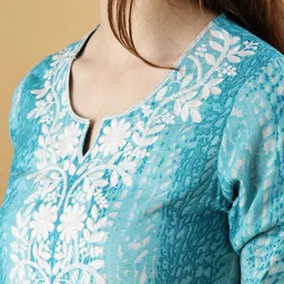 V-Mart Ethnic Motifs Embroidered Thread Work Notch Neck Kurti image 2