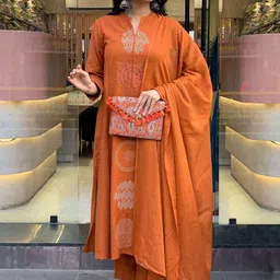 Moda Rapido Women Printed Regular Kurta with Trousers & With Dupatta image 4