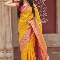 Vovar Woven Design Zari Silk Blend Handloom Saree-picture-22