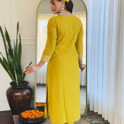 Navlik Women Floral Embroidered Regular Kurta with Trousers & With Dupatta image 5