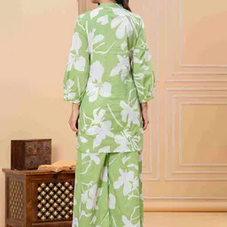 Bunkari Women Floral Printed Regular Kurta with Palazzos image 2