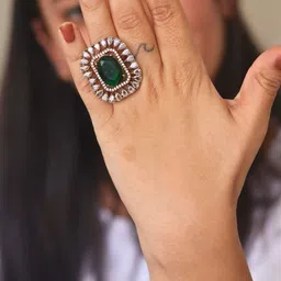 WEAVING HOMES Emerald Green Ring image 3