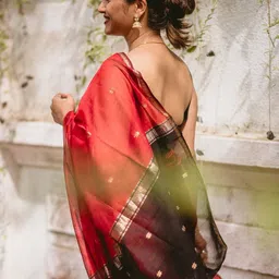 CANIZZARO Embellished Zari Silk Blend Banarasi Saree image 4