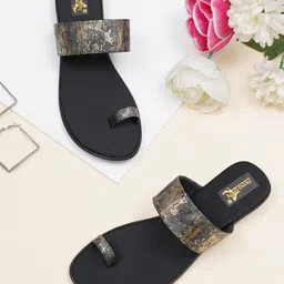 TWINSSHOE Women One Toe Flats-image-45