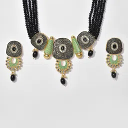 Anouk Gold-Plated Kundan-Studded & Pearl Beaded Jewellery Set image 3