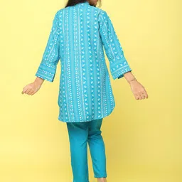 Ishti Girls Floral Printed Kurta with Trousers image 5