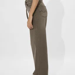 The Souled Store Women Cotton Straight Fit Stretchable Jeans image 2