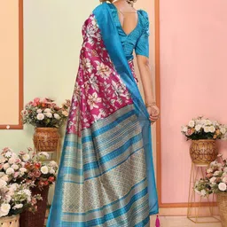 priyashi Floral Printed Saree With Blouse image 3