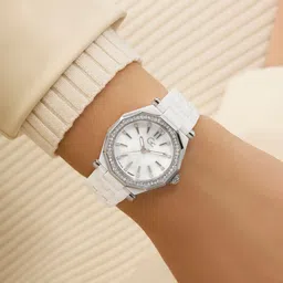 GC Gleam Women Embellished Dial & Bracelet Style Straps Analogue Watch Z59003L1 image 5
