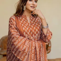 KALINI Women Floral Printed Regular Gotta Patti Pure Cotton Kurta with Trousers & With Dupatta image 2