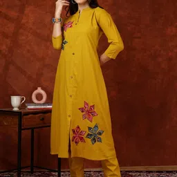kalini Embroidered Kurta with Pant image 3