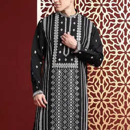 MANQ Men Tribal Embroidered Thread Work Kurta image 2