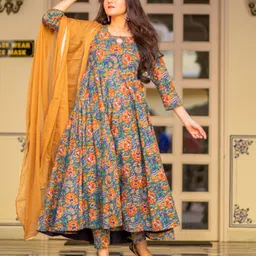 anni designer Women Cotton Blend Kurta Pant Dupatta Set image 3