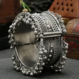 DIVASTRI Women Silver-Plated Armlet Bracelet-picture-32