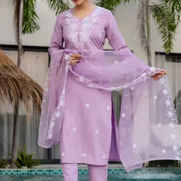 KALINI Women Floral Embroidered Kurta Set-image-21