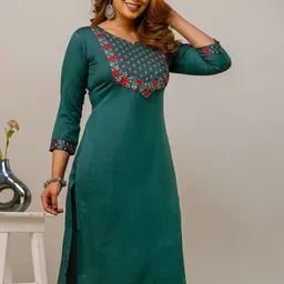 AUZAAI COLLECTION Women Geometric Yoke Design Flared Sleeves Kurta-picture-22
