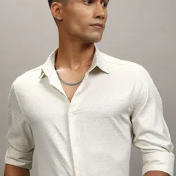 LOCOMOTIVE Men Cutaway Collar Textured Cotton Slim Fit Casual Shirt-picture-20