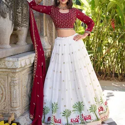Aavisa Queency Embellished Ready to Wear Lehenga & Unstitched Blouse With Dupatta-picture-31