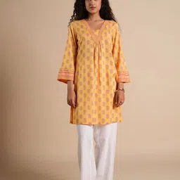 Global Desi Printed V-Neck Kurti-picture-35
