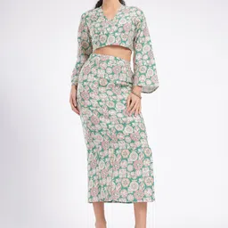 fusion by glitchez Floral Printed V-Neck Styled Back Co-Ords with Slits-picture-22