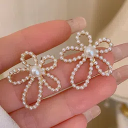 VAGHBHATT Gold-Plated Pearls Beaded Floral Shaped Studs image 3