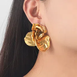 Bohey by KARATCART Gold-Plated Floral Shaped Studs image 4